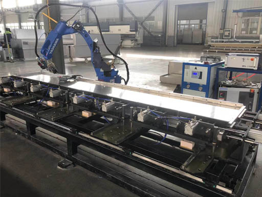 超薄板3米长焊缝激光焊接机器人